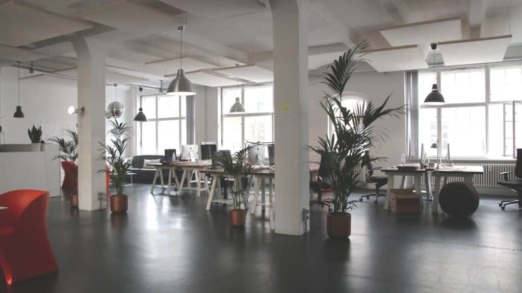 Transformer des bureaux ou commerces en logements : la loi du 16 juin 2025 simplifie la copropriété